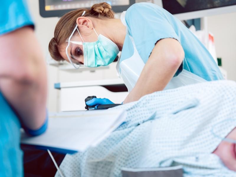 Quando procurar um proctologista para avaliação do intestino?